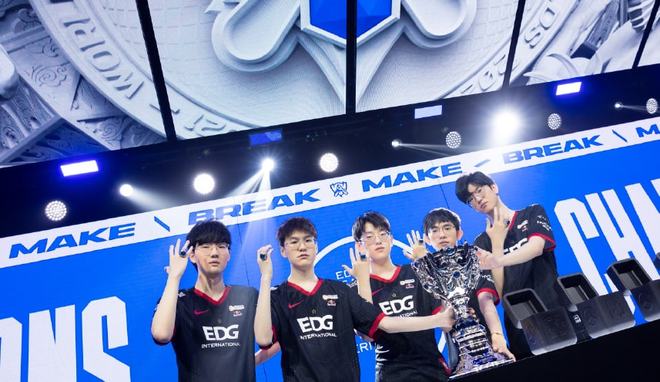 利物浦的战 利物浦的战